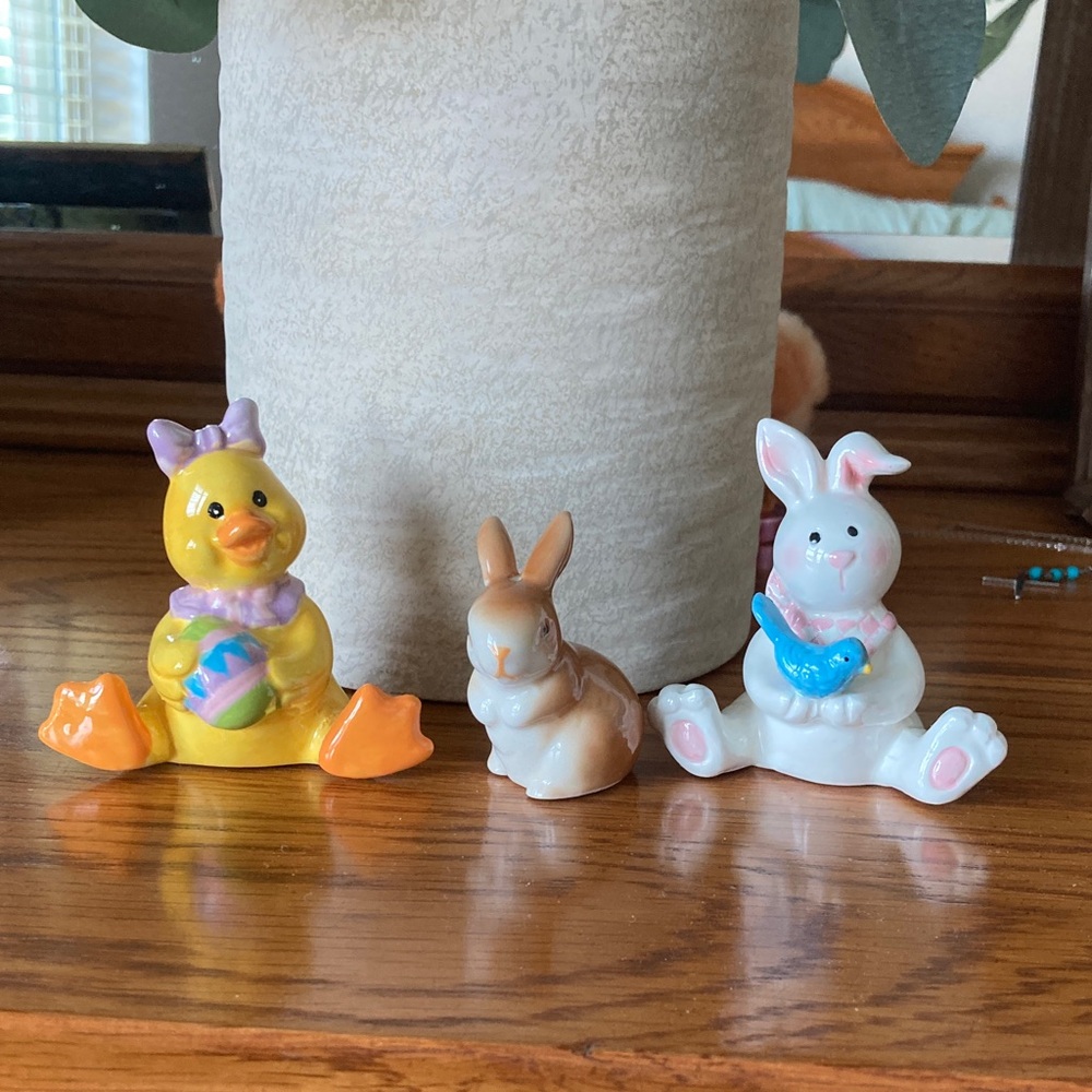 Easter Figurine Set - Duck and Bunnies - Picture 1 of 7